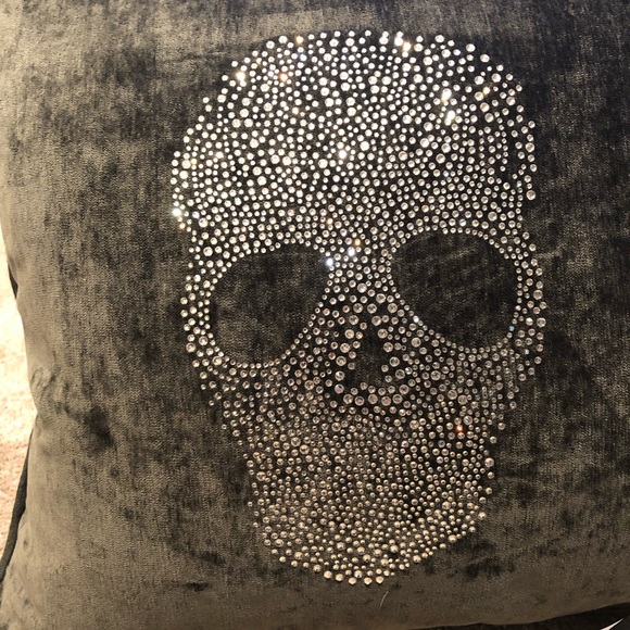 Magaschoni Velvet Rhinestone Halloween Skull Pillow 20x20 - Picture 3 of 10